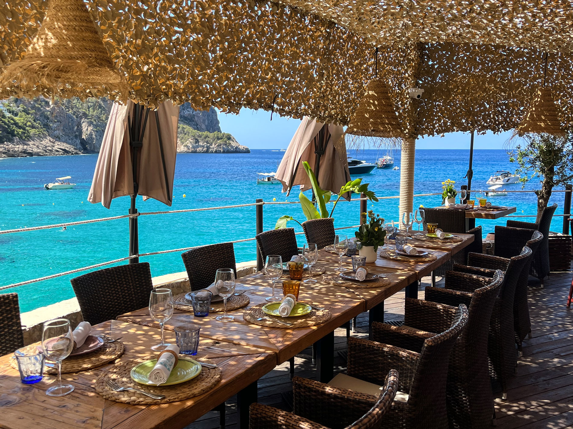 BEACHCLUBS_SW_CalaLlamp_7898WEB1900