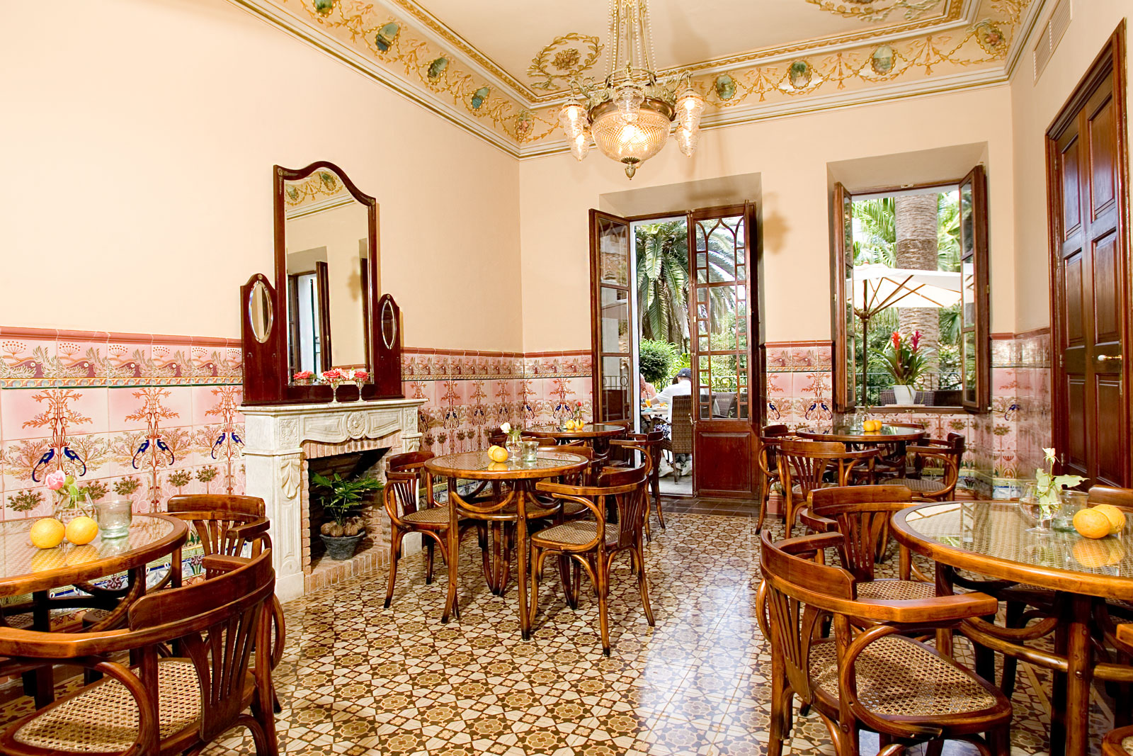 LaVila_salon,1_300WEB1600